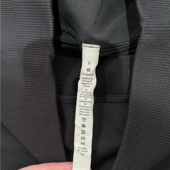 Lululemon Black and Silver Sparkle Ebb to Street TightLeggings Size 6 25’ - Picture 6 of 7